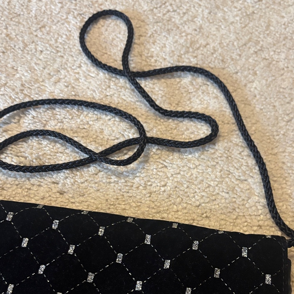 Elegant Black Evening satin Clutch - Picture 2 of 8